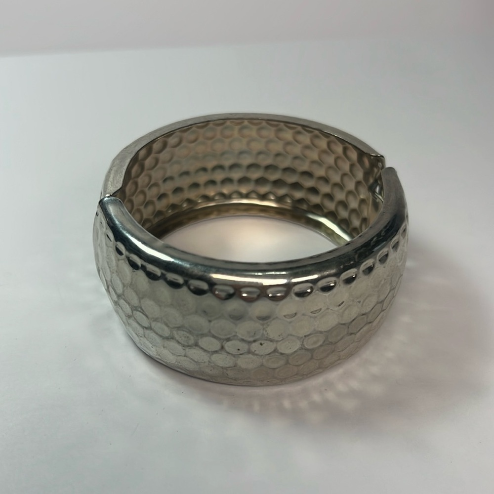 Silver cuff bracelet easy on off 1 1/4” thick - Picture 8 of 8